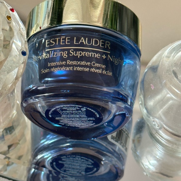 Estee Lauder revitalizing supreme plus night crème . - Picture 5 of 7